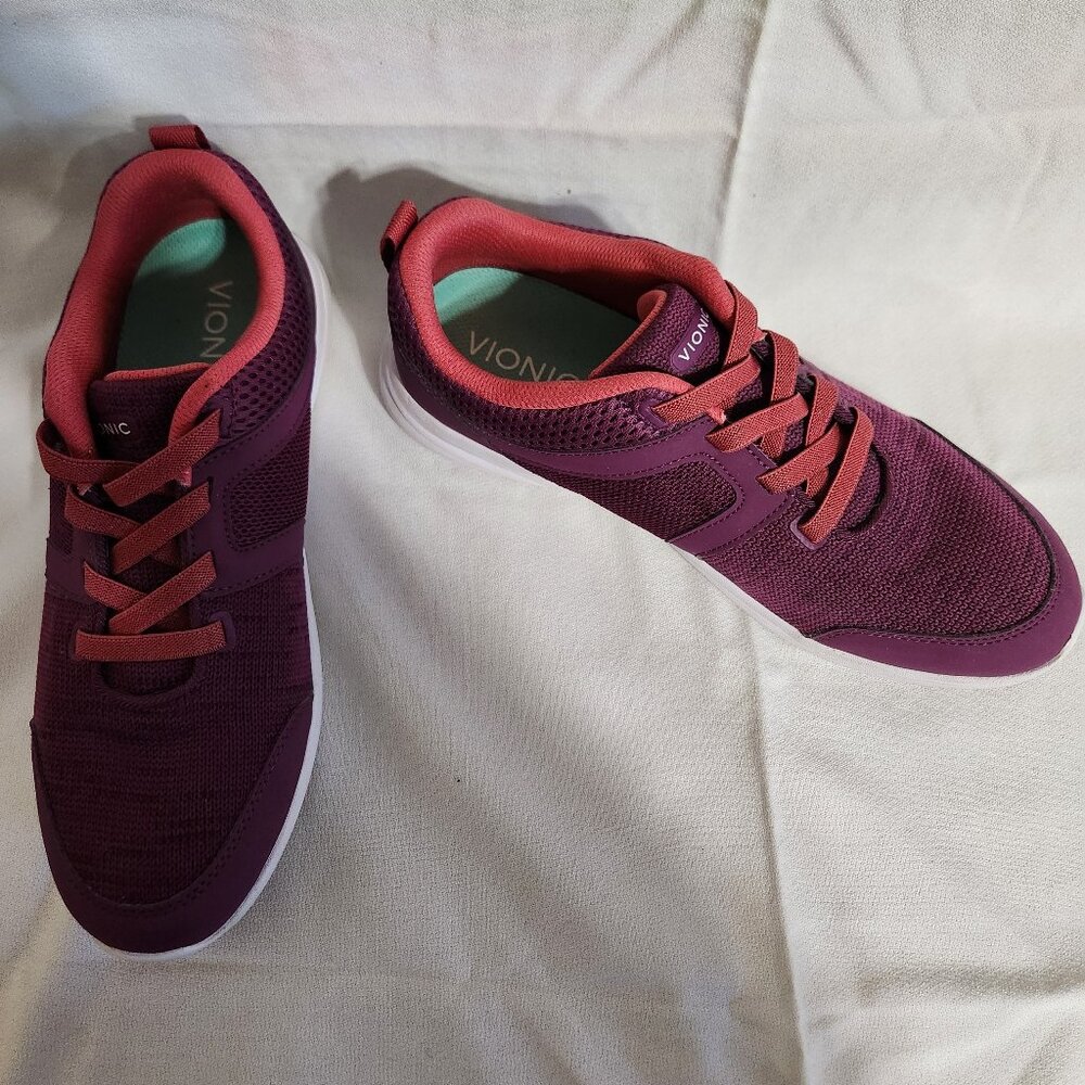 shoes/sneakers